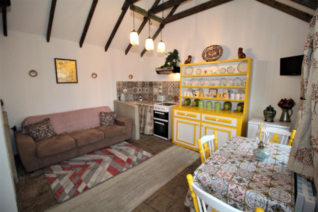 Geraghtys Farmyard Pods Hotel Belmullet Exterior photo